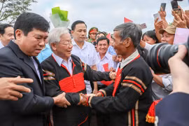 Yên ấm từ mỗi buôn làng - Kỳ 1: Mạch nguồn từ rễ nhân dân