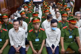 'Luật ngầm' ở các trung tâm đăng kiểm