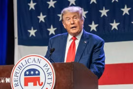 Ông Donald Trump tuyên bố miễn phí dịch vụ thụ tinh trong ống nghiệm nếu đắc cử