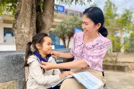 “Mẹ hiền” của học trò vùng khó