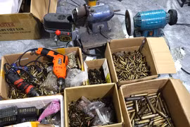 Bắt đối tượng lập hàng loạt nick ảo để mua bán súng, lựu đạn, dao, kiếm