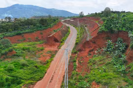 Lâm Đồng kiến nghị tiếp tục đầu tư hoàn thiện tuyến tránh phía Nam TP Bảo Lộc