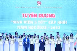 Tuyên dương 52 cá nhân đạt danh hiệu 'Sinh viên 5 tốt'