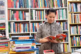 Trao đời sống mới cho sách cũ