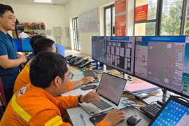 Trên đại công trường đường dây 500kV mạch 3 - Bài 16: Thâm nhập 'bộ não' điều hành ở Phố Nối