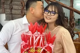 Chuyện tình cặp đôi 'đũa lệch': Cô gái quyết tâm theo đuổi đối phương hơn… 20 tuổi