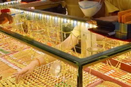 Giá vàng hôm nay 17-6: Vàng thế giới lao dốc