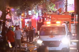 Cháy nhà 4 người chết ở Hà Nội: Hàng xóm bất lực nhìn bàn tay vẫy cầu cứu