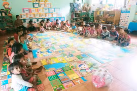 Thăm lớp học mầm non làng Chợch