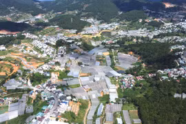 Chỉ là tin áp thấp ngoài biển Đông, nhưng miền núi đã sợ... lũ