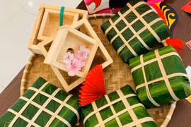 Ăn một chiếc bánh chưng tương đương 6 tô phở gà 