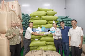 Thông điệp gì từ thương vụ 2 tấn cà phê có giá 700 triệu đồng? 