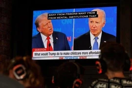 Ông Trump tạm dẫn 1-0 sau màn tranh luận đầu tiên với ông Biden