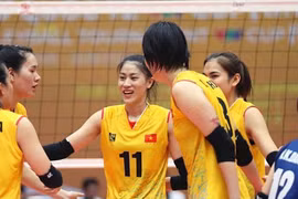 Thắng dễ CLB Suwon, đội tuyển bóng chuyền nữ Việt Nam 1 sớm vào bán kết