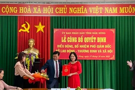 Cho thôi việc phó giám đốc sở xin nghỉ hưu ngay tại lễ bổ nhiệm