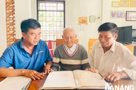 Dải lụa xanh ngang phố