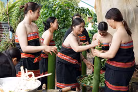 Chùm ảnh: Lễ cưới truyền thống của người Giẻ Triêng