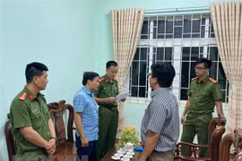 Khởi tố, tạm giam một hiệu trưởng chiếm đoạt gần 800 triệu đồng