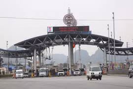 Nhiều trạm BOT mở barie, không thu phí một dừng trong bão số 3