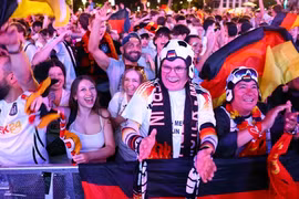 Thư từ Đức: Bản hòa ca pháo hoa