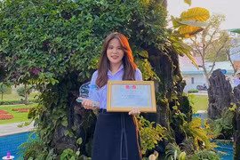 Nữ sinh tốt nghiệp sớm loại xuất sắc, có việc làm lương cao ngay khi ra trường