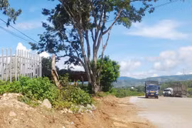 Nên giữ lại “bia chiến bại” của người Pháp ở Đak Pơ