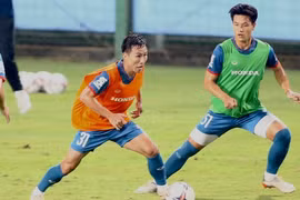 Quân số HAGL eo hẹp dần ở đội tuyển Việt Nam, tiền vệ Việt Hưng nói gì?