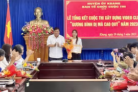 Kbang trao giải cuộc thi video clip “Gương bình dị mà cao quý” 