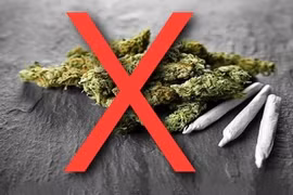 Học sinh lớp 9 bị ảo giác, phải nhập viện cấp cứu sau khi hút cỏ Mỹ 