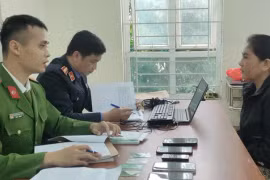 Người phụ nữ cầm đầu đường dây cho vay lãi suất 'cắt cổ' tới 2.400%/năm