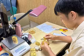 Thị trường vàng 'nín thở' trước thông tin sửa Nghị định 24