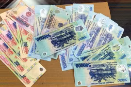 Phát hiện tiền giả mệnh giá lớn có nhiều đặc điểm nhận biết