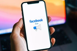 Chủ tài khoản Facebook: Không muốn xem quảng cáo, phải trả tiền