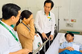 Đề nghị xét đặc cách tốt nghiệp THPT cho nam sinh bị đầu độc bằng Xyanua ở Đồng Nai