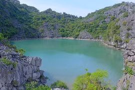 Đưa siêu du thuyền để mở 'kho báu' vùng lõi vịnh Bái Tử Long