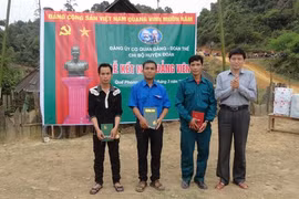 Những hạt giống đỏ trên đỉnh mù sương