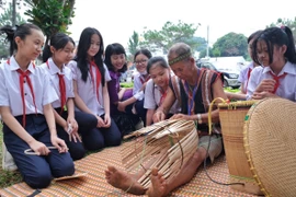 Phát huy giá trị di sản văn hóa qua con đường du lịch