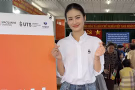 Hoa hậu Ý Nhi tham gia chương trình từ thiện tại Bình Định