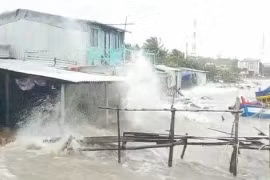 Vùng áp thấp khiến Biển Đông có sóng cao 4 m