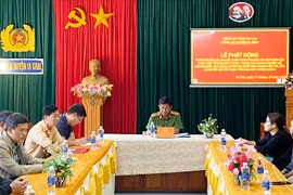 Công an huyện Ia Grai ký cam kết với chủ doanh nghiệp, lái xe về đảm bảo đảm an toàn giao thông