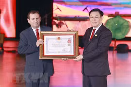 Nhân dân Việt Nam và Cuba đã luôn kề vai sát cánh bên nhau 