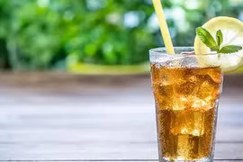 Uống nước đá ngày nắng nóng giúp đã khát, nhưng những người sau đây nên tránh