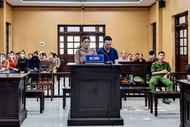 Vợ chồng đánh shipper gãy 2 tay lãnh 12 năm tù