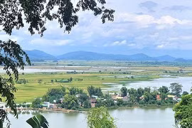 Phát hiện 2 cháu nhỏ tử vong dưới hồ nước