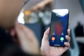 Tự vệ giữa lừa đảo bủa vây