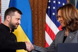 Ông Biden, bà Harris nói gì khi gặp Tổng thống Ukraine?