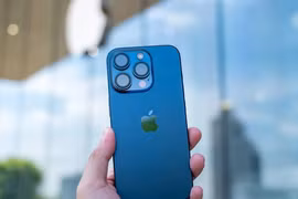 Nhờ đâu iPhone 15 'đắt như tôm tươi' trên Shopee, Lazada và Tiki?