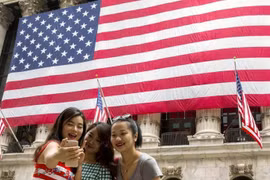 Vì sao du khách Trung Quốc ngày càng rời bỏ điểm đến Mỹ?