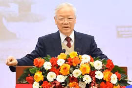 Tự hào và tin tưởng dưới lá cờ vẻ vang của Đảng, quyết tâm, xây dựng một nước Việt Nam ngày càng giàu mạnh, văn minh, văn hiến và anh hùng