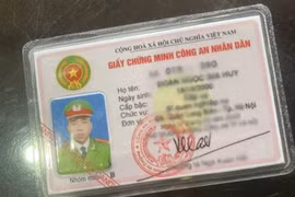 Kiểm tra vi phạm tốc độ, phát hiện thanh niên sử dụng chứng minh Công an Nhân dân giả